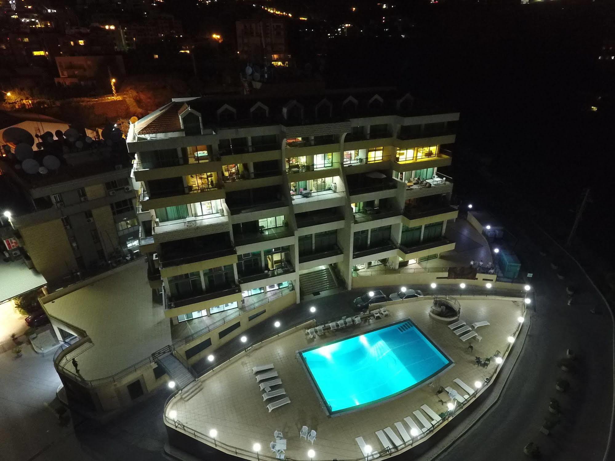 Adma Blue Screen Jounieh Exterior photo
