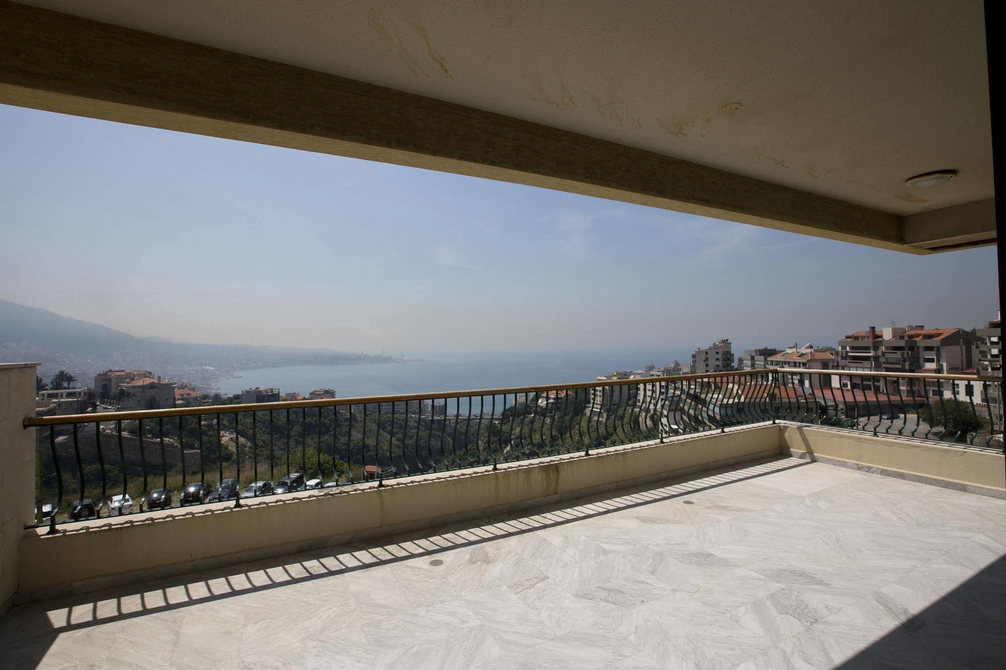Adma Blue Screen Jounieh Exterior photo